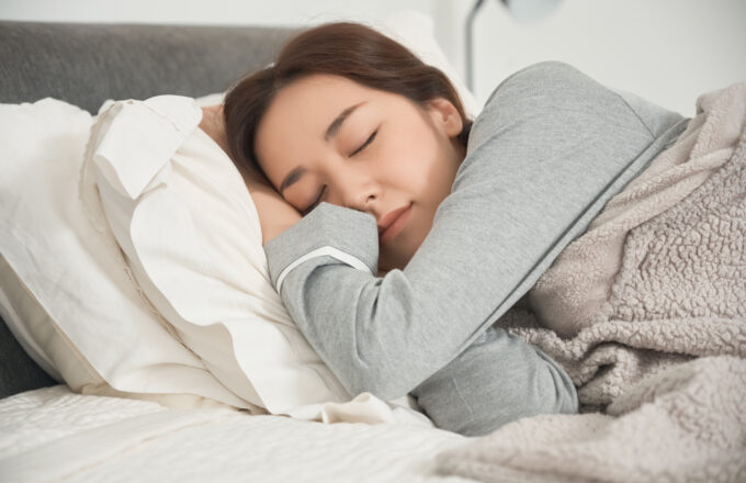 冬の肌乾燥に効く！保湿性の高い毛布の素材を解説！【人気12選も】