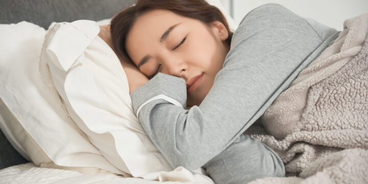 冬の肌乾燥に効く！保湿性の高い毛布の素材を解説！【人気12選も】